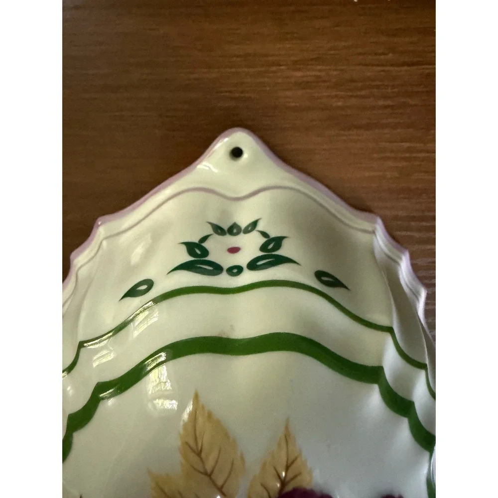 Vintage 1986 Le Cordon Bleu Franklin Mint Raspberry Ceramic Jelly Mold Wall Hang